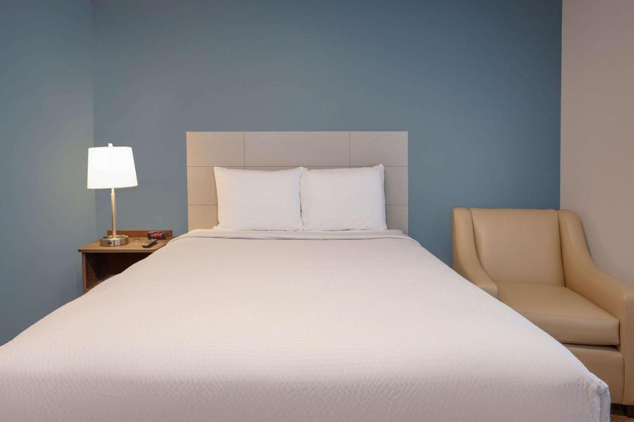 Wood Spring Suites Washington Dc East Arena Drive Lake Arbor 외부 사진